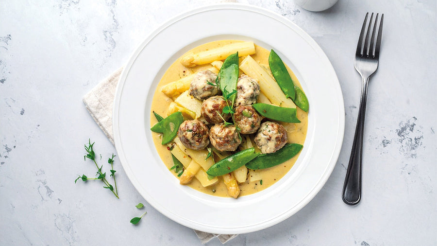 Spargel-Ragout mit Hackfleischbällchen