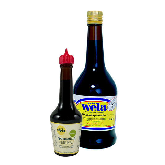 Wela Original Speisewürze - eine kleine und eine große schwarze Flasche mit gelb-weißem Etikett.